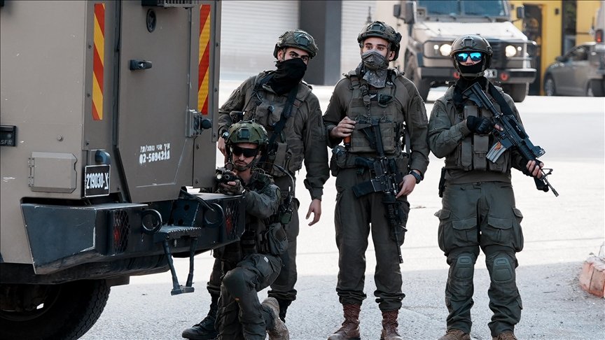 Filistin Esirler Cemiyeti: İsrail ordusu Batı Şeria’da her hafta yüzlerce Filistinliyi gözaltına alıyor