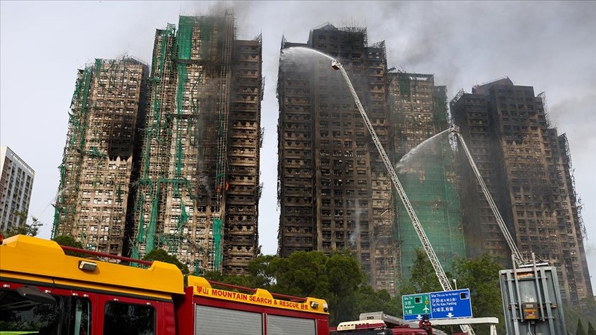 Hong Kong’daki Site Yangınında Can Kaybı 75’e Yükseldi